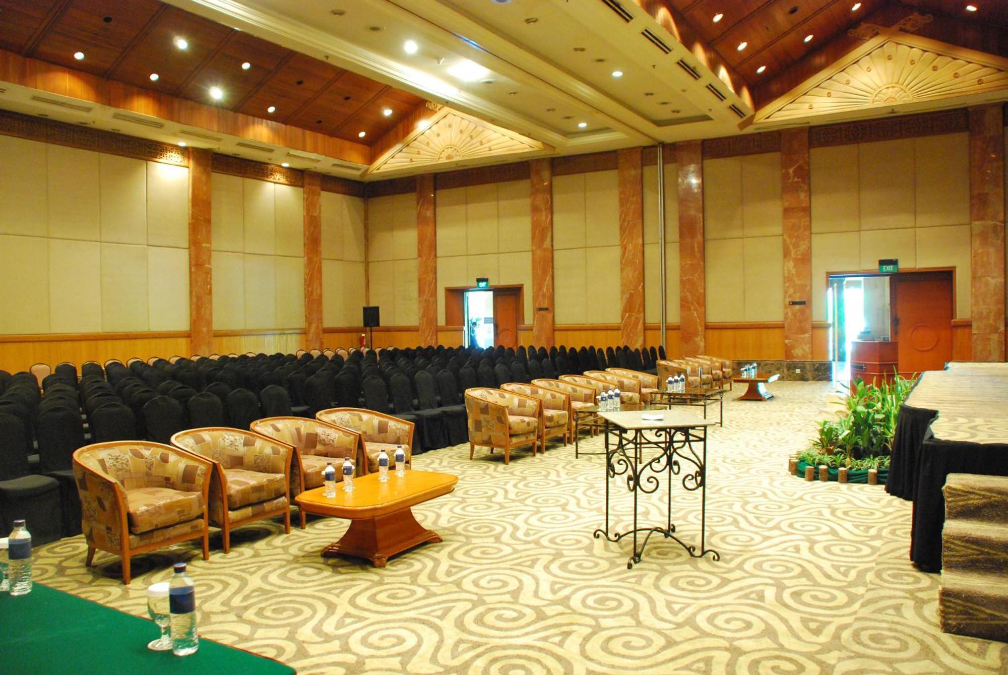 Aryaduta Hotel 4*