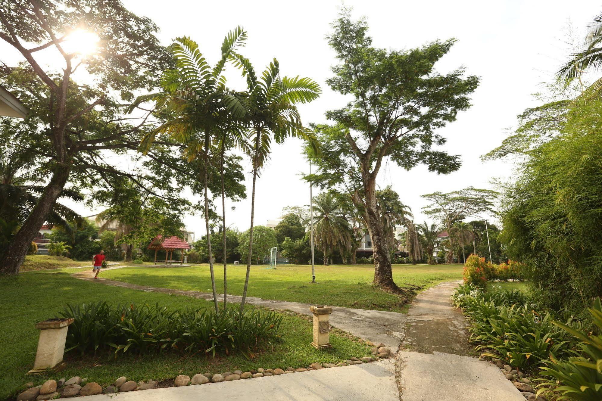 Aryaduta Hotel 4*