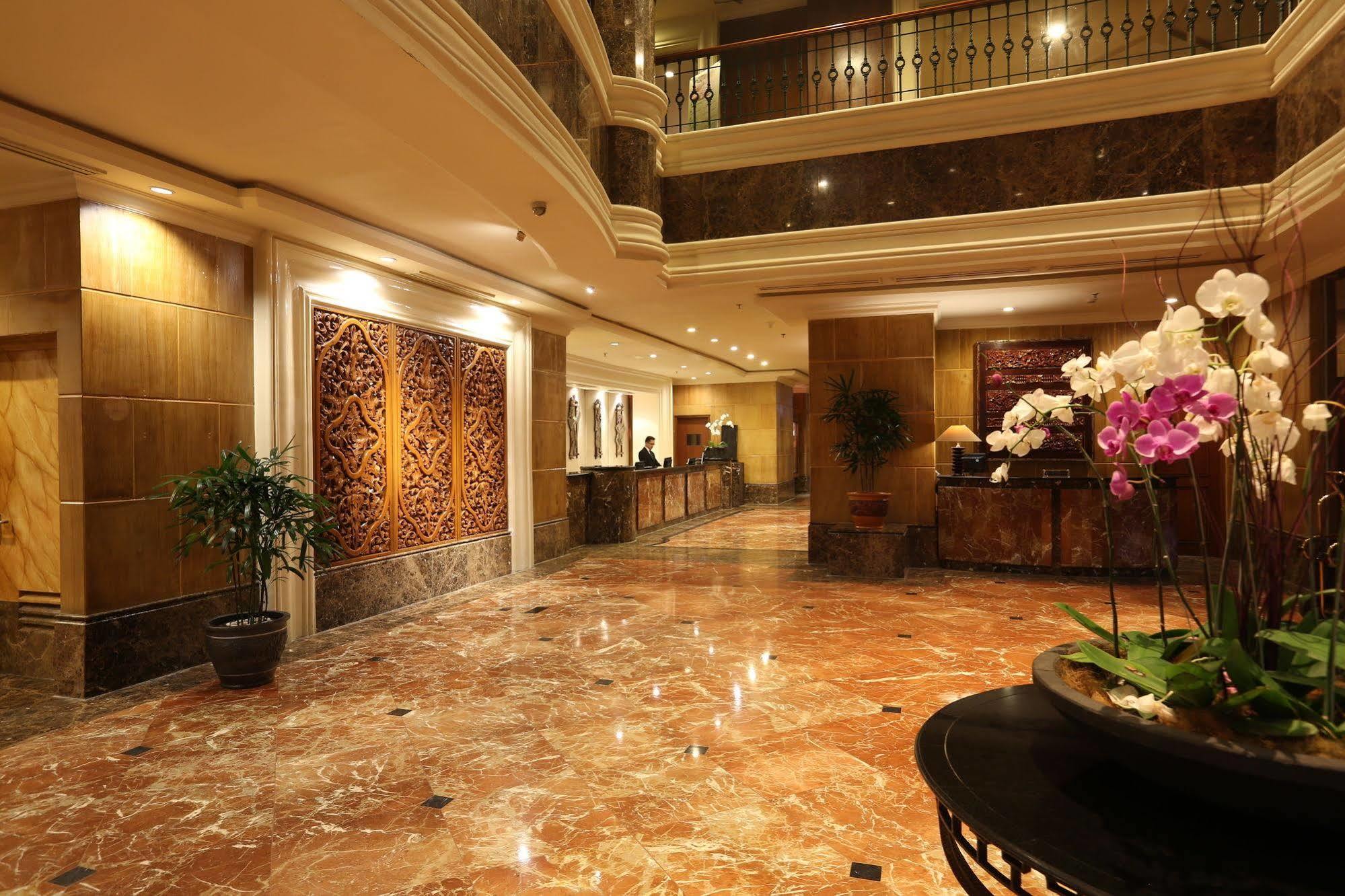Hotel Aryaduta 4*